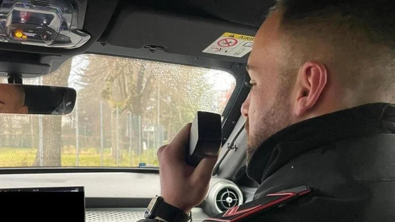 Giulianova: tenta il suicidio in auto, salvato dai Carabinieri