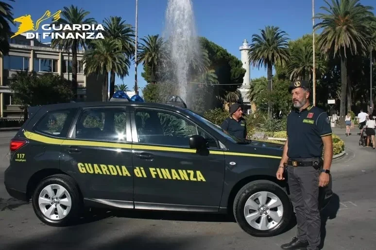Finanza di Ascoli, cinque datori lavoro multati per lavoratori in nero