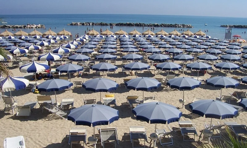 San Benedetto, campanello d'allarme per un'estate 2024 senza ombrelloni