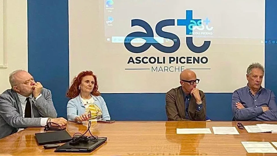 MICROCHIRURGIA OCULARE PIU’ PERFORMANTE CON UN NUOVO MICROSCOPIO  ACQUISTATO DALL’AST DI ASCOLI CON FINANZIAMENTO DELLA FONDAZIONE CARISAP