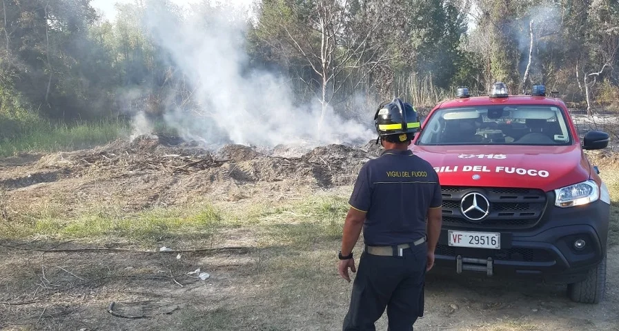Numerosi incendi oggi in provincia di Teramo