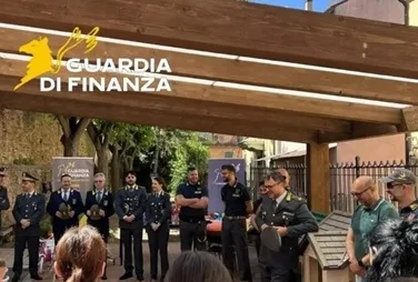 Guardia di Finanza e solidarietà, doni e sorrisi alla Casa Famiglia Santa Gemma di San Benedetto