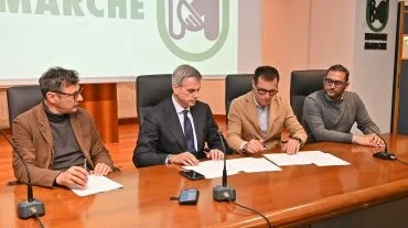 PORTO DI FANO, SOTTOSCRITTA OGGI LA CONVENZIONE TRA REGIONE MARCHE E COMUNE: INVESTIMENTO DA 2,5 MILIONI DI EURO PER IL DRAGAGGIO