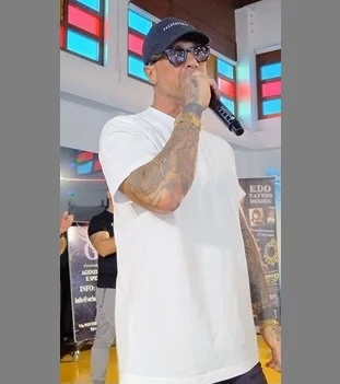 Tante persone hanno salutato l’arrivo di Fabrizio Corona a Marche Tattoo Convention