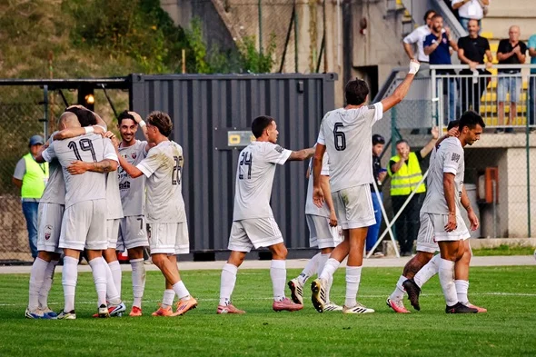 Capovolgimento di fronte in testa alla classifica del girone F di serie D