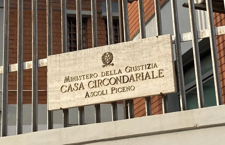Ascoli Piceno - Choc al carcere: salumi ripieni di droga destinati a un detenuto