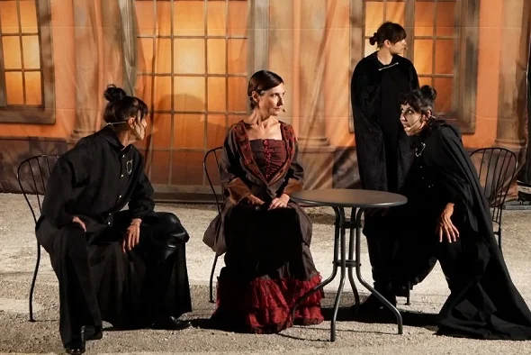UN SUCCESSO IL TEATRO DI GOLDONI NELLA FORTEZZA DI ACQUAVIVA  