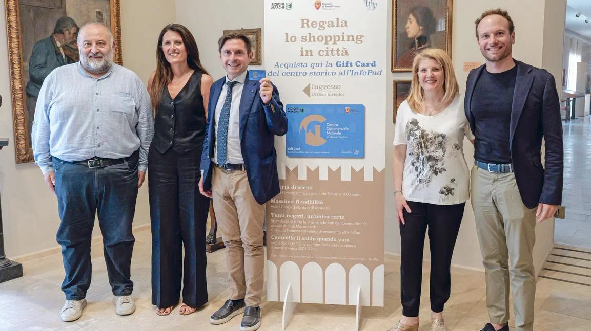 Ascoli Piceno - Una gift card per i negozi cittadini: nasce il 'Centro commerciale naturale'