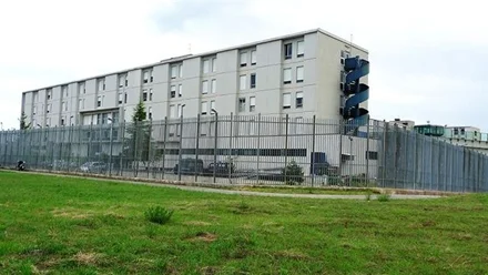 Ancora droga e cellulari nel carcere di Castrogno. Denunciata una 70enne e arrestata una 25enne