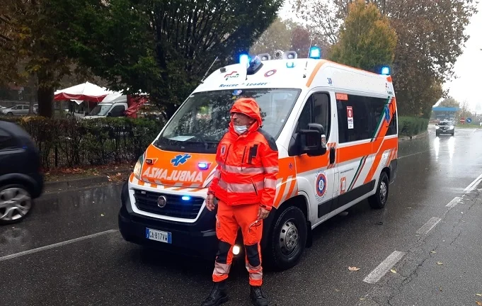 Incidente in scooter durante il temporale, morta una giovane
