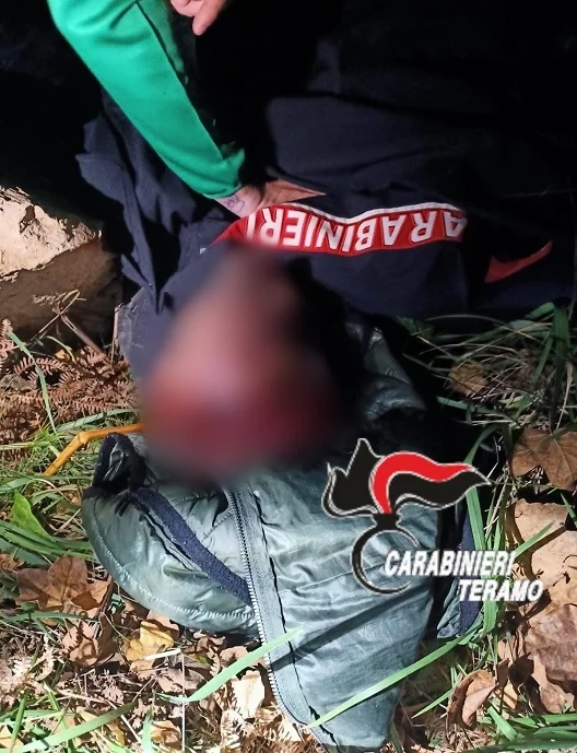Cade da un dirupo, recuperato dai soccorritori