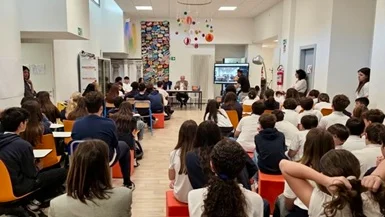 Dati allarmanti: a 16,8 anni il primo uso di droga, amici e fragilità familiari tra le cause' 