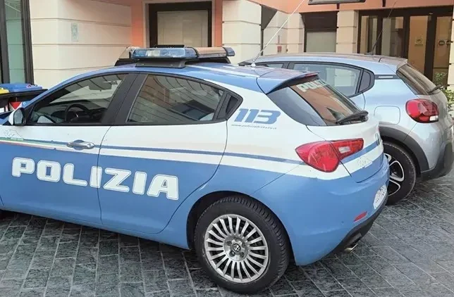 Carne scaduta in un pub a Civitanova Marche, sequestrati 27 chili 
