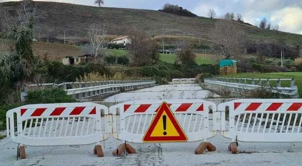 Rotella - Ponte chiuso e scarsa sicurezza, dopo mezzo secolo salta la "Sagra della Castagna"