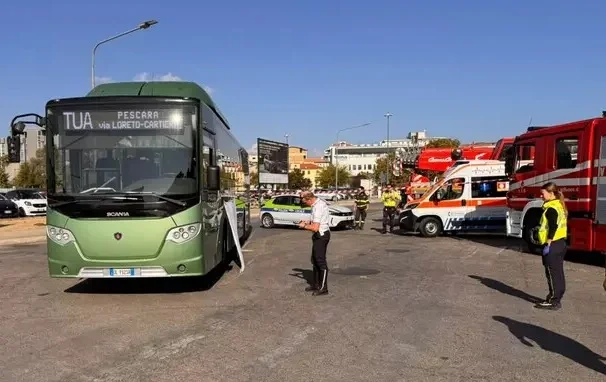 Investita da un bus nel terminal, deceduta una donna 