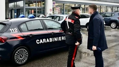 Accoltellano un uomo alla gamba, denunciati due ragazzi 