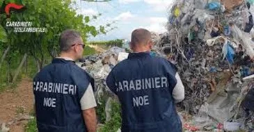 Rifiuti, corruzione e peculato, 37 gli indagati nell' inchiesta tra Ascoli e Fermo 