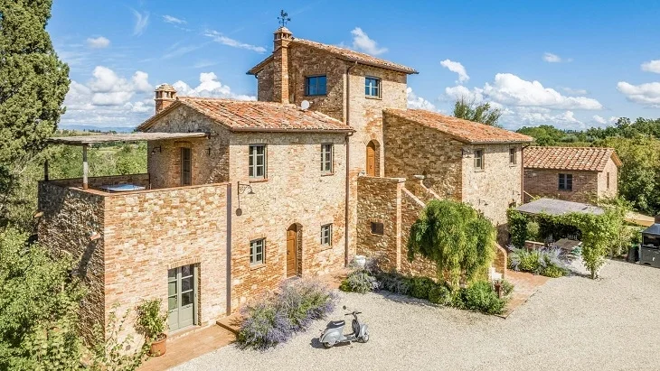 Sempre più stranieri alla ricerca di case nelle Marche: casolari e case di campagna in cima ai desideri