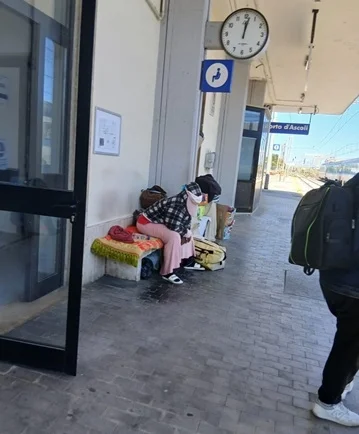 Comitato di quartiere Porto D'Ascoli Centro, segnalata la presenza di due extracomunitarie nella Stazione di Porto D'Ascoli