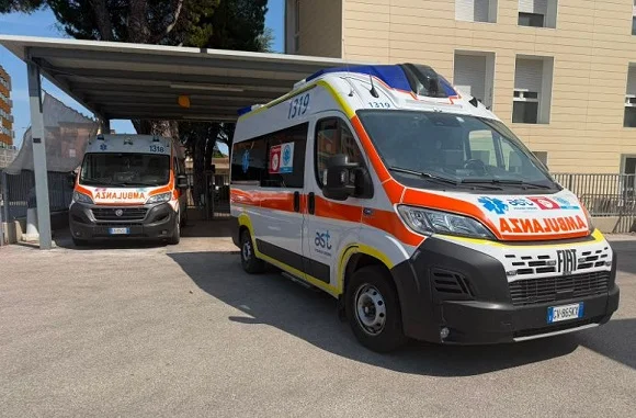 ARRESTO CARDIACO A FANO, IL SISTEMA DAE DELLA REGIONE MARCHE SALVA UN 40ENNE: DECISIVO L'INTERVENTO IN 4 MINUTI